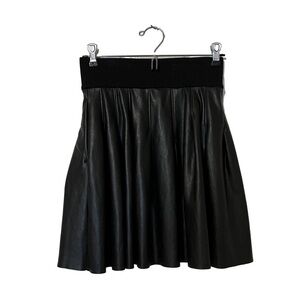 Aritzia Wilfred Free Black Faux Leather Pleated Mini A-Line Skater Skirt - Sz XS